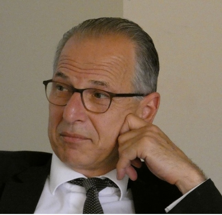Portrait of Professor Dr. Reinhard Kratz